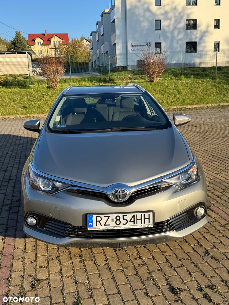 Toyota Auris 1.6 Premium - 2