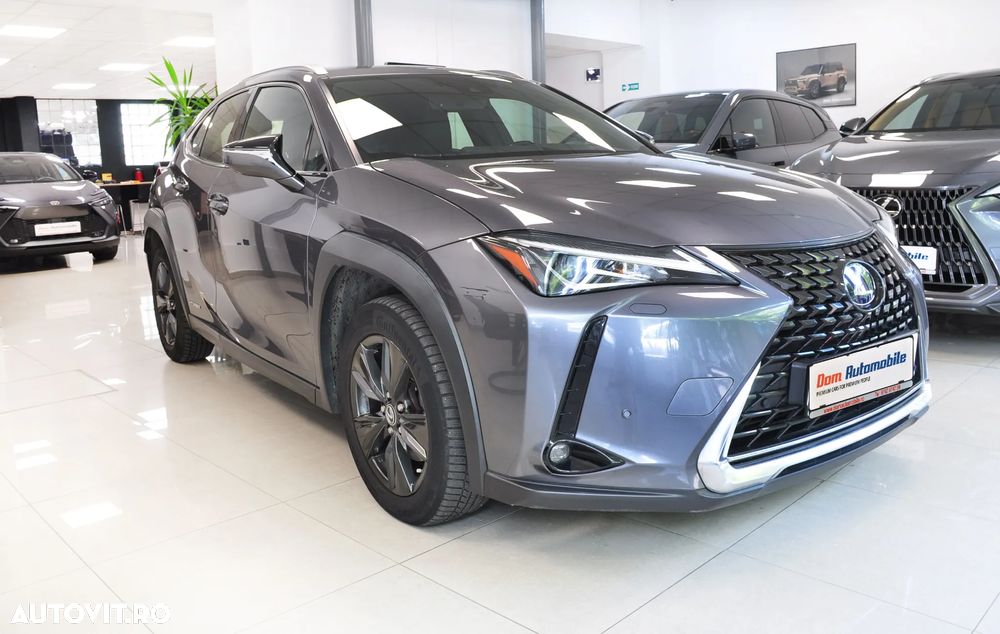 Lexus UX 250h FWD Executive - 3