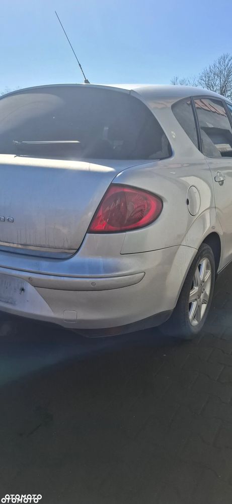 tylna klapa tył Seat Toledo III - 2