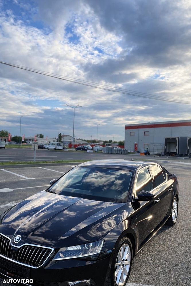 Skoda Superb 2.0 TDI DSG Style - 2