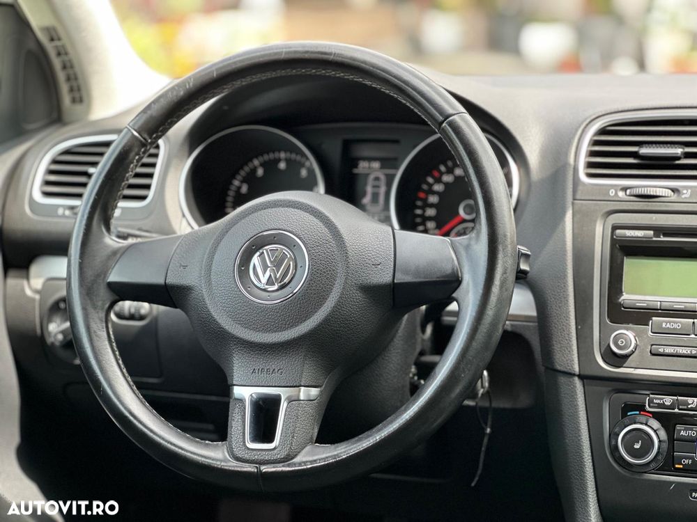 Volkswagen Golf 1.4 TSI BMT Highline - 28
