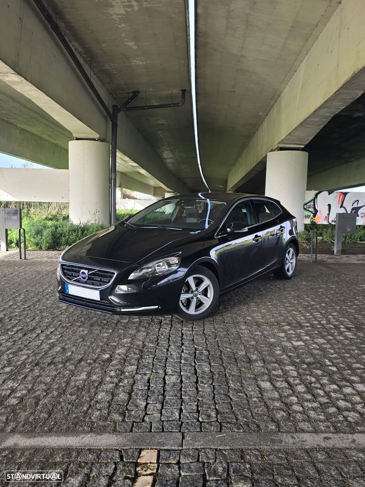 Volvo V40 D2 Powershift Momentum - 1