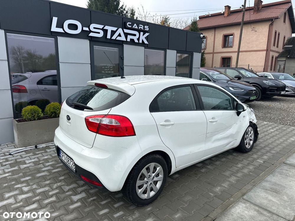 Kia Rio - 4