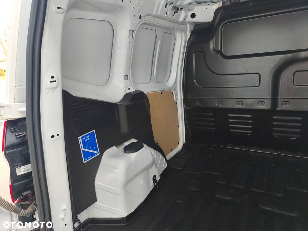 Ford Transit Courier - 16