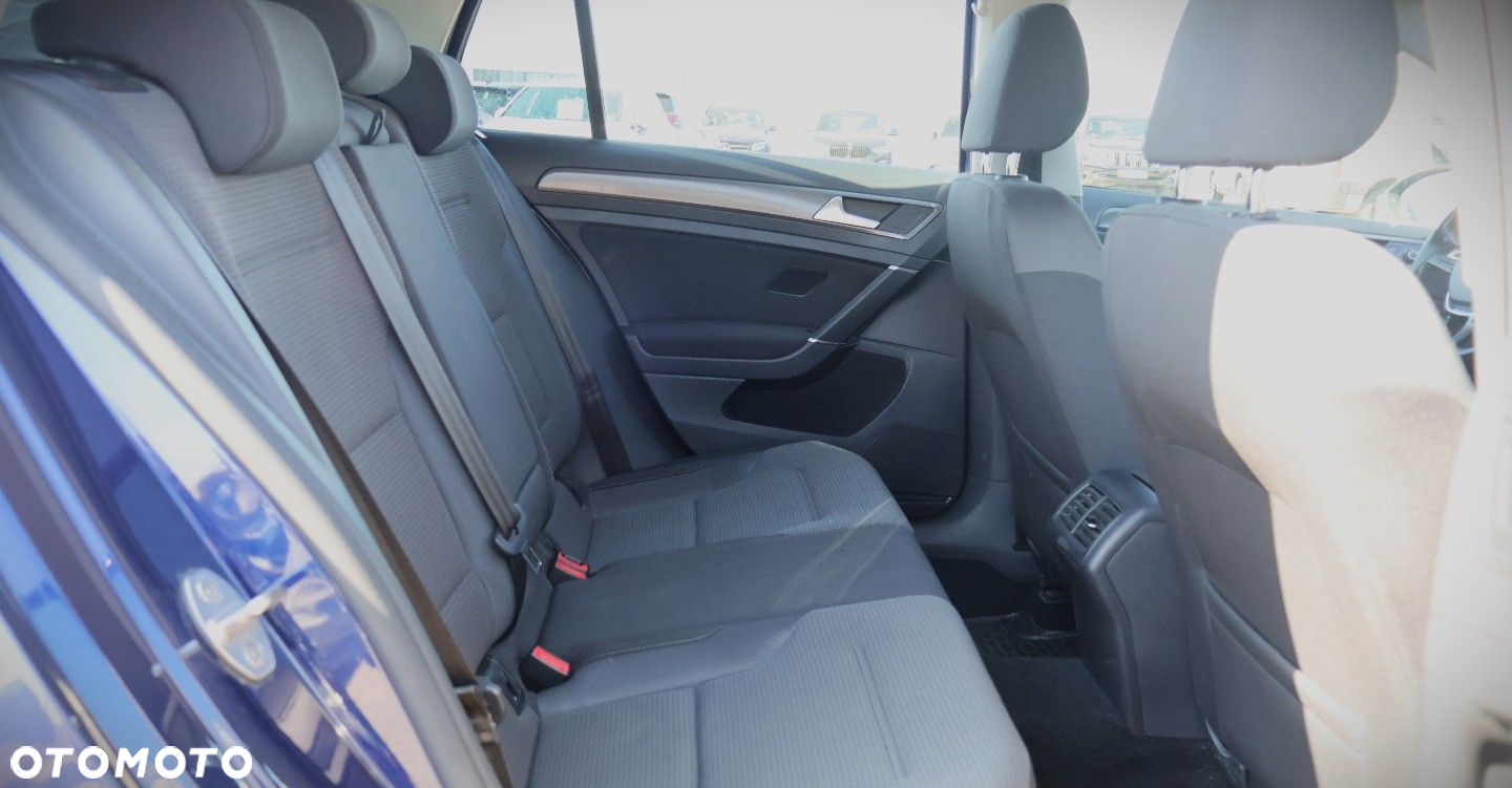 Volkswagen Golf - 16
