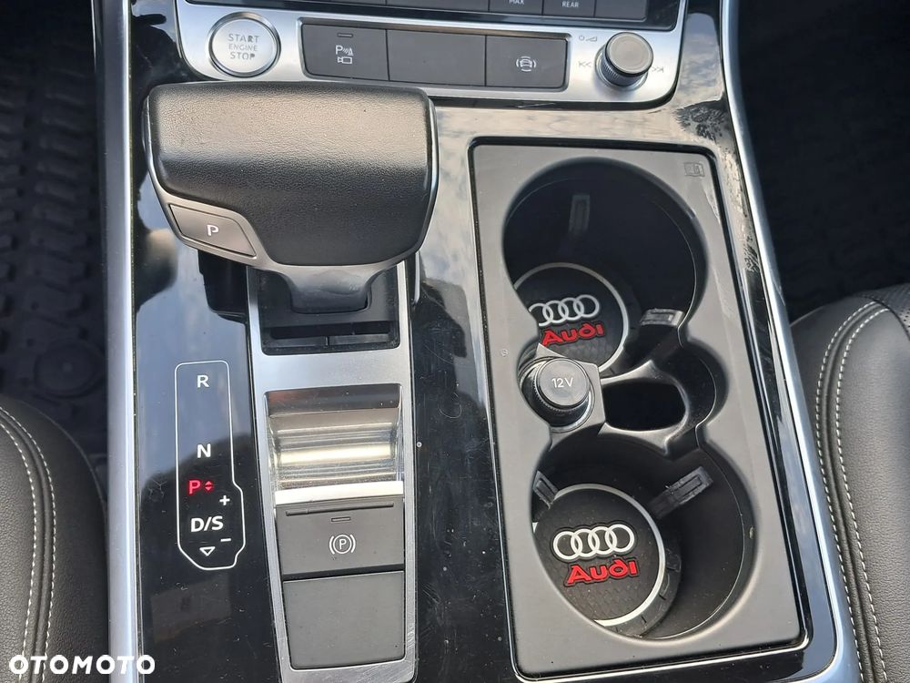 Audi Q8 55 TFSI quattro tiptronic - 12