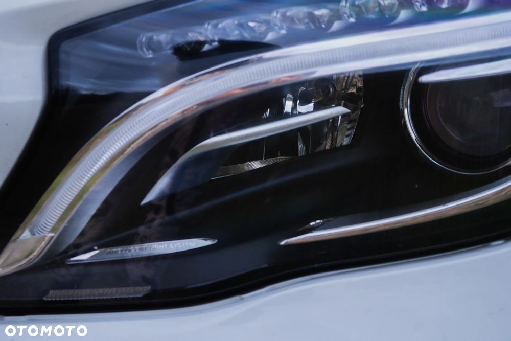 Mercedes-Benz GLA - 21