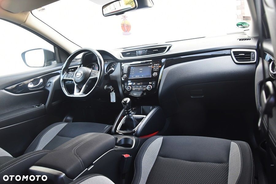 Nissan Qashqai 1.2 DIG-T N-Vision - 19