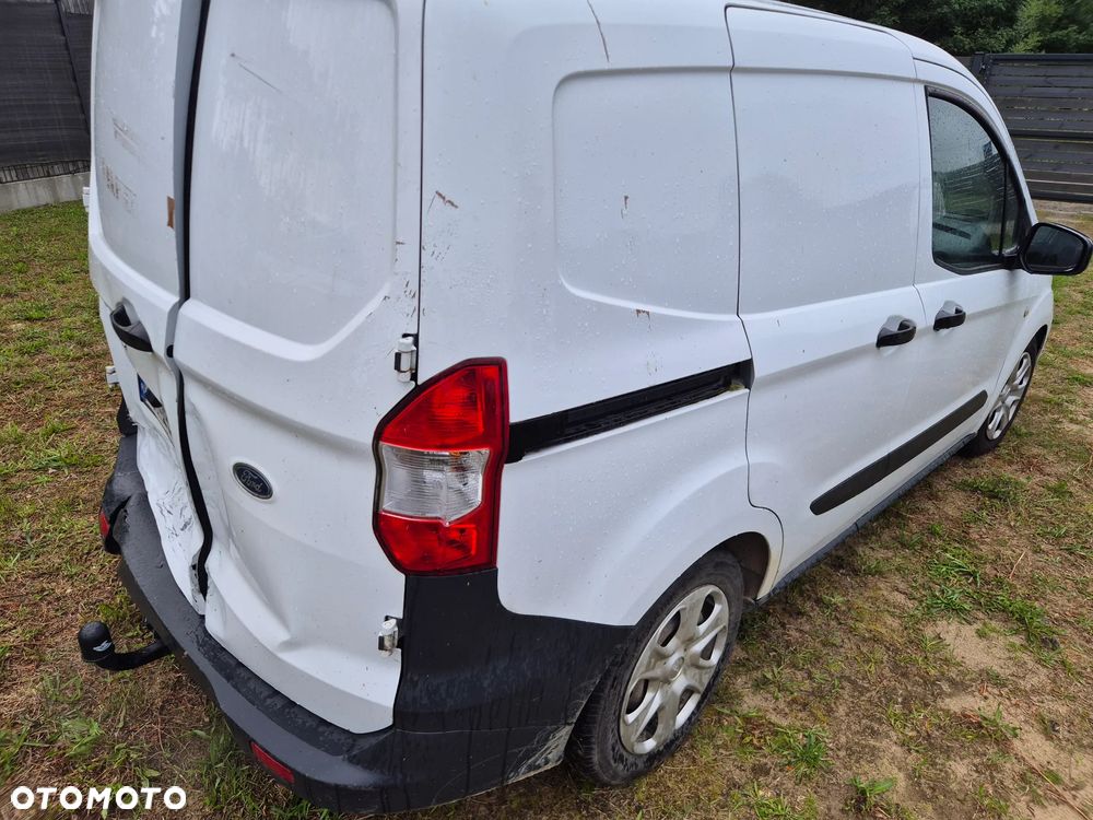 Ford Transit Courier - 8