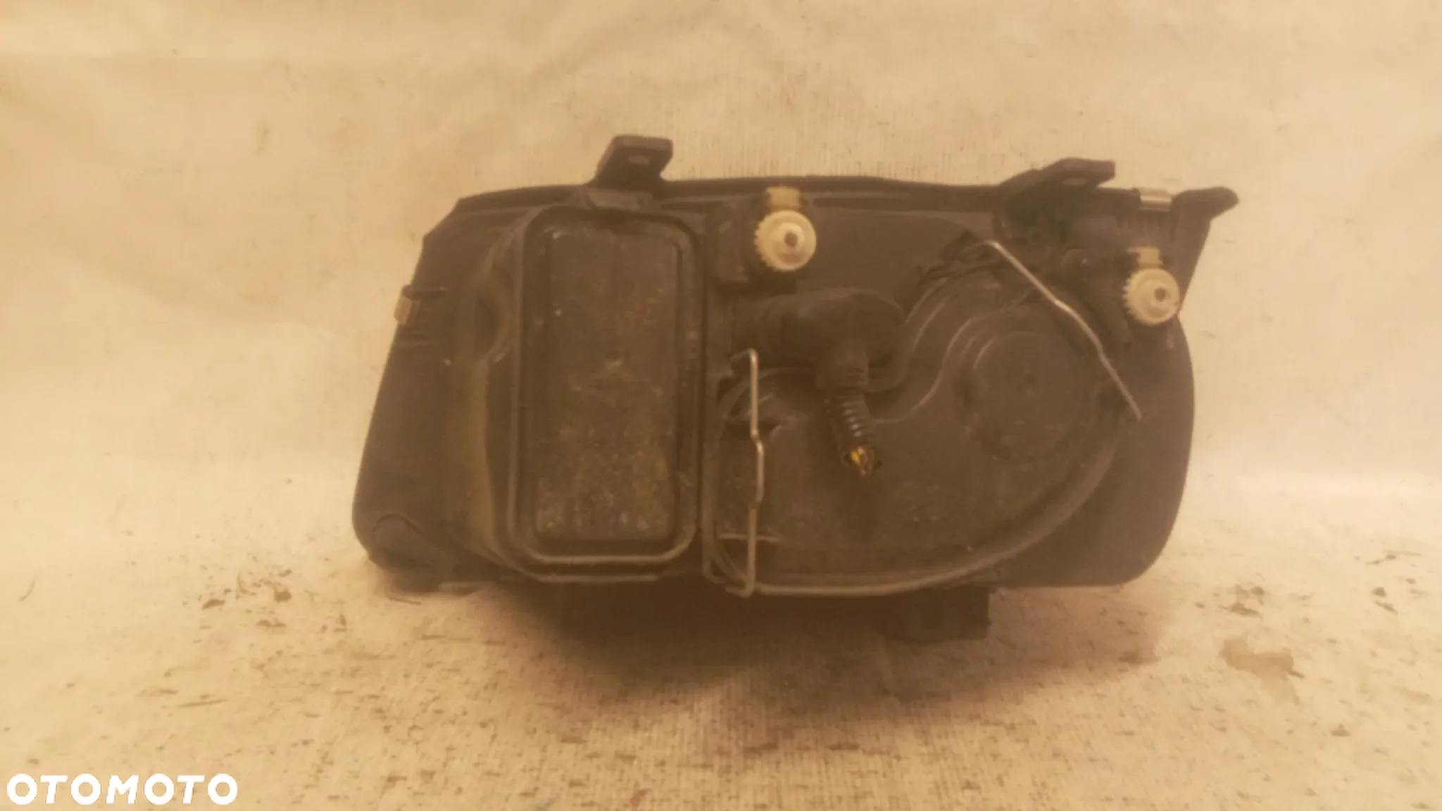 .  PRZOD PRZEDNIA LAMPA PRAWA VOLKSWAGEN BORA - 4