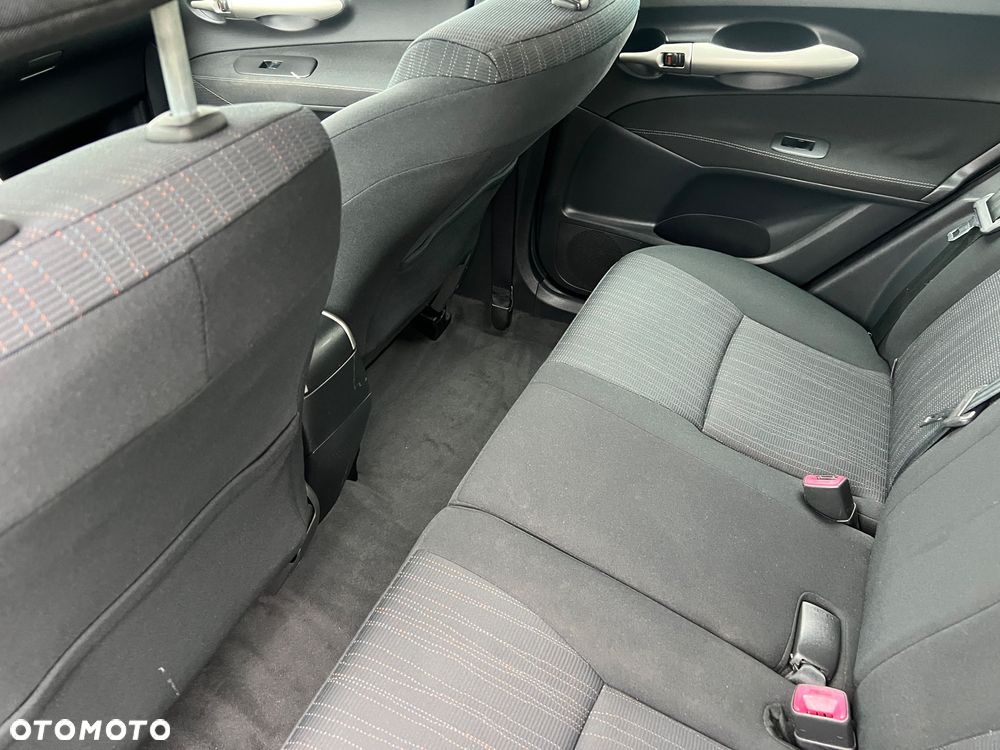 Toyota Auris 1.33 VVT-i Terra - 14