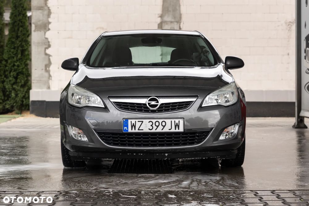 Opel Astra IV 1.4 T Cosmo S&S - 4