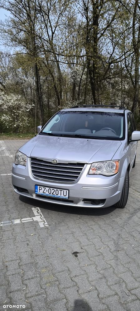 Chrysler Town & Country - 5