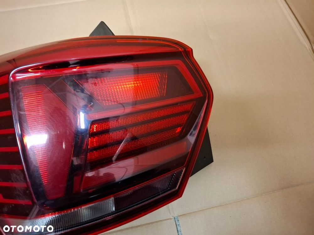 LAMPA TYLNA VW POLO VI 2G ORYGINAŁ - 2
