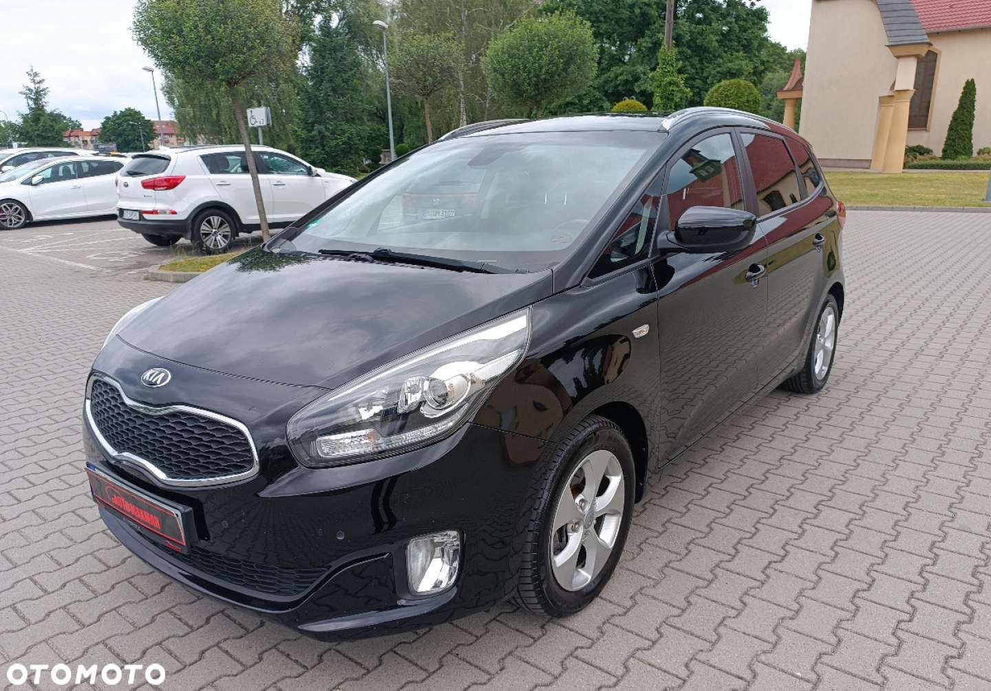 Kia Carens - 3