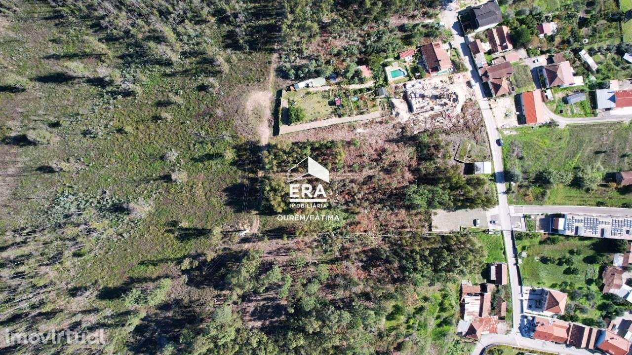 Moradia T4 localizada em Caxarias, Ourém - Grande imagem: 2/22