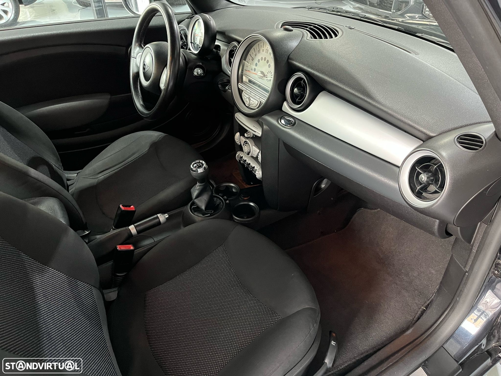 MINI 3 Portas Cooper D - 27