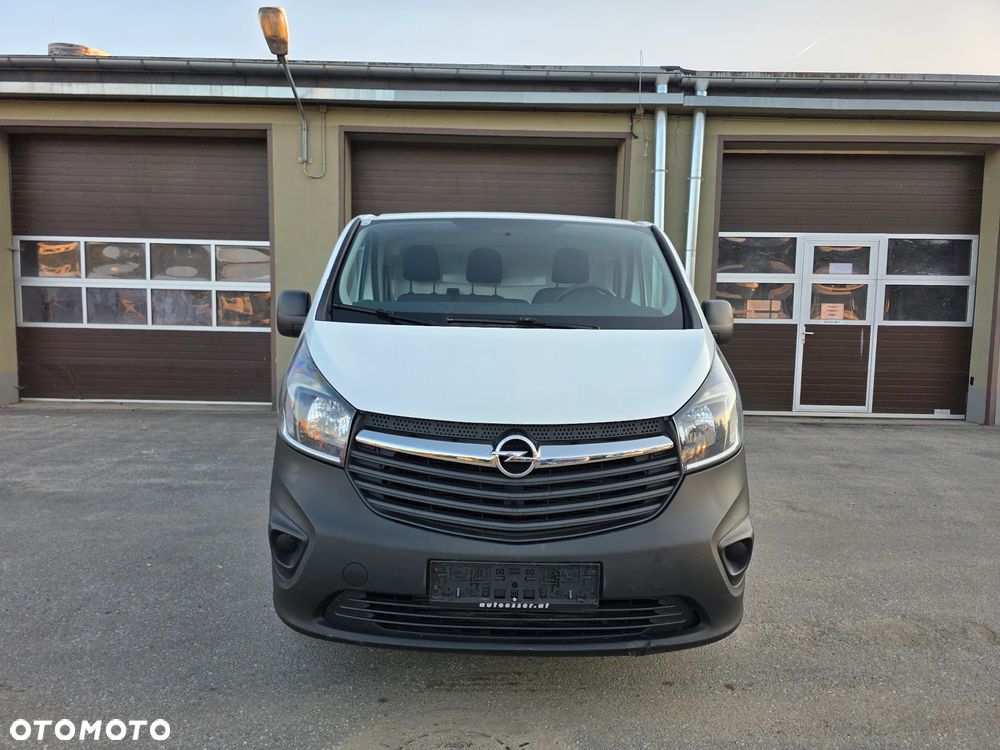 Opel Vivaro - 1