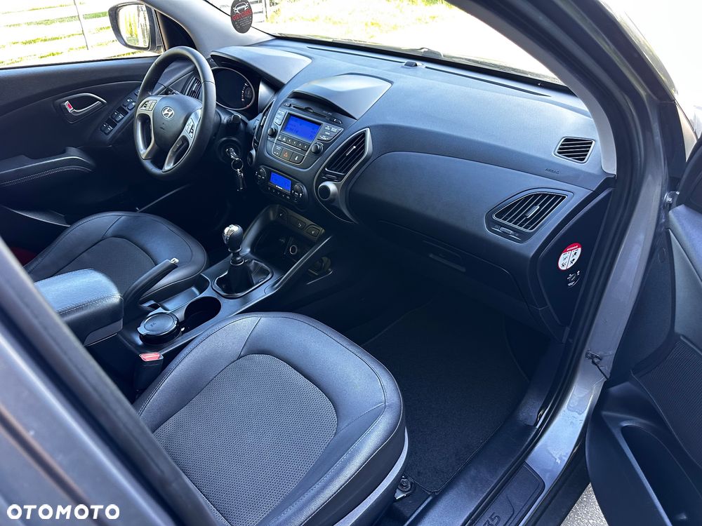 Hyundai ix35 1.6 2WD Fifa World Cup Edition - 29