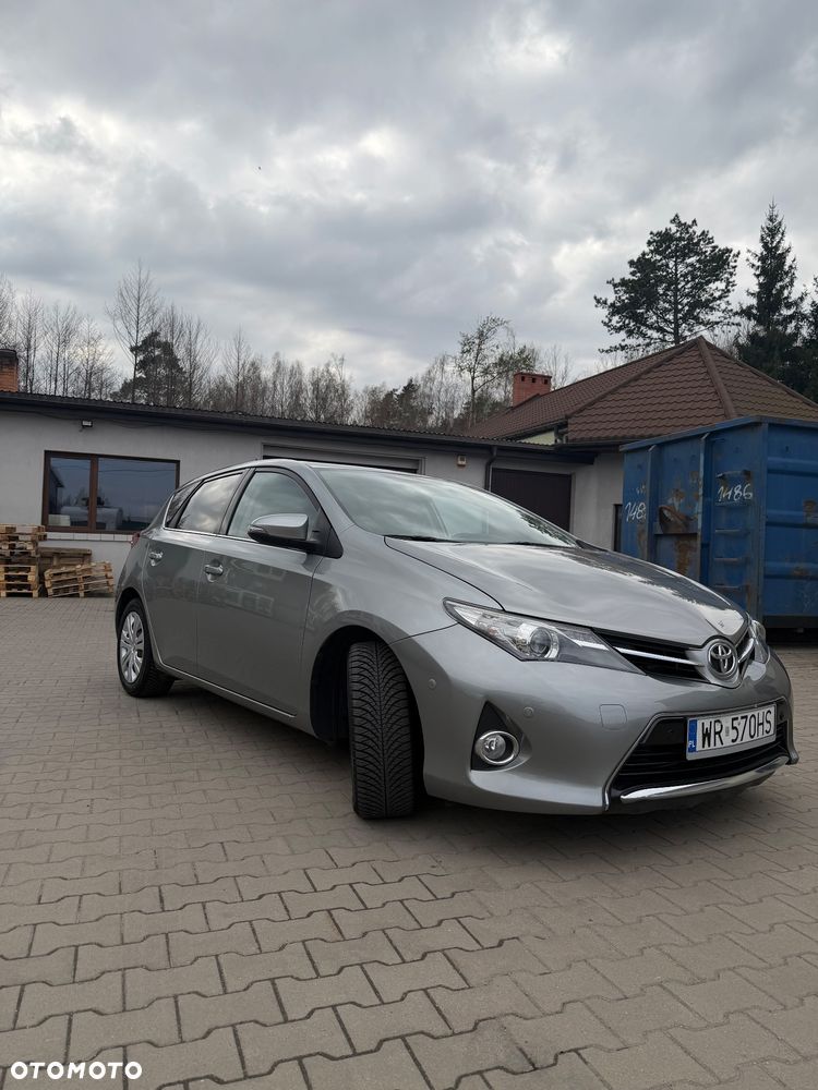 Toyota Auris 2.0 D-4D Life - 2