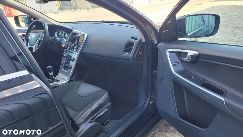 Volvo XC 60 D4 Momentum - 17