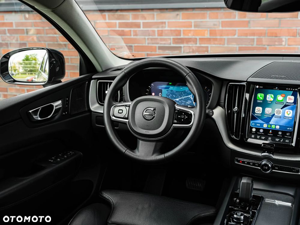 Volvo XC 60 B4 D Plus Dark - 31