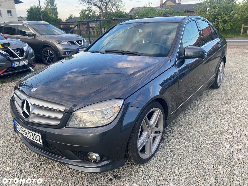 Mercedes-Benz Klasa C 180 CGI BlueEFFICIENCY Avantgarde - 7