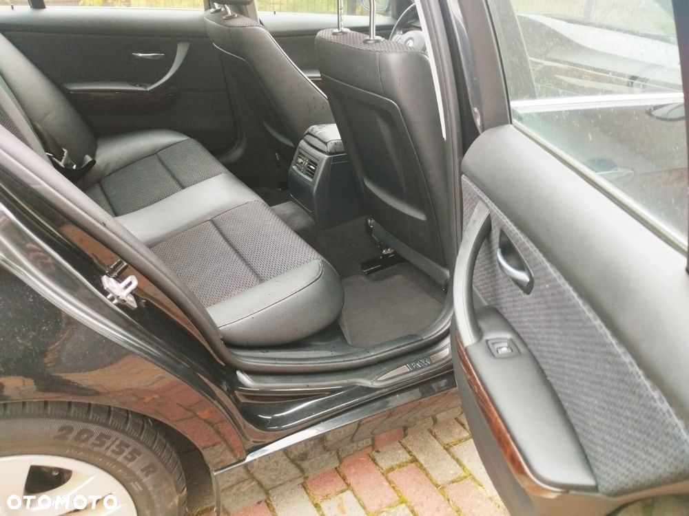 BMW Seria 3 320d - 19