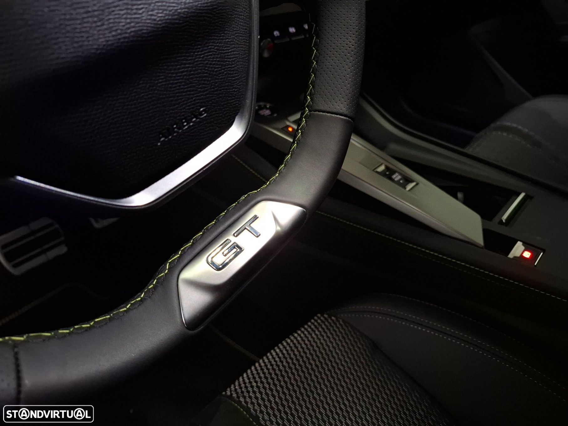 Peugeot 308 SW 1.6 Hybrid GT e-EAT8 - 24