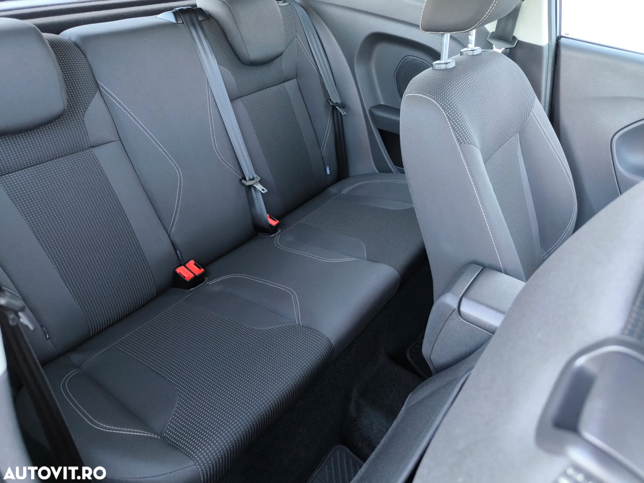 Ford Fiesta 1.0 EcoBoost S&S Aut. TITANIUM X - 10
