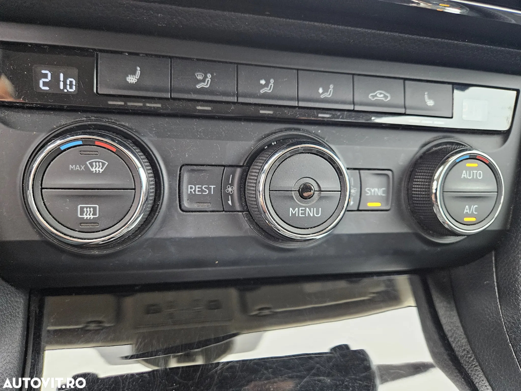 Skoda Superb 2.0 TDI DSG 4X4 Style - 9