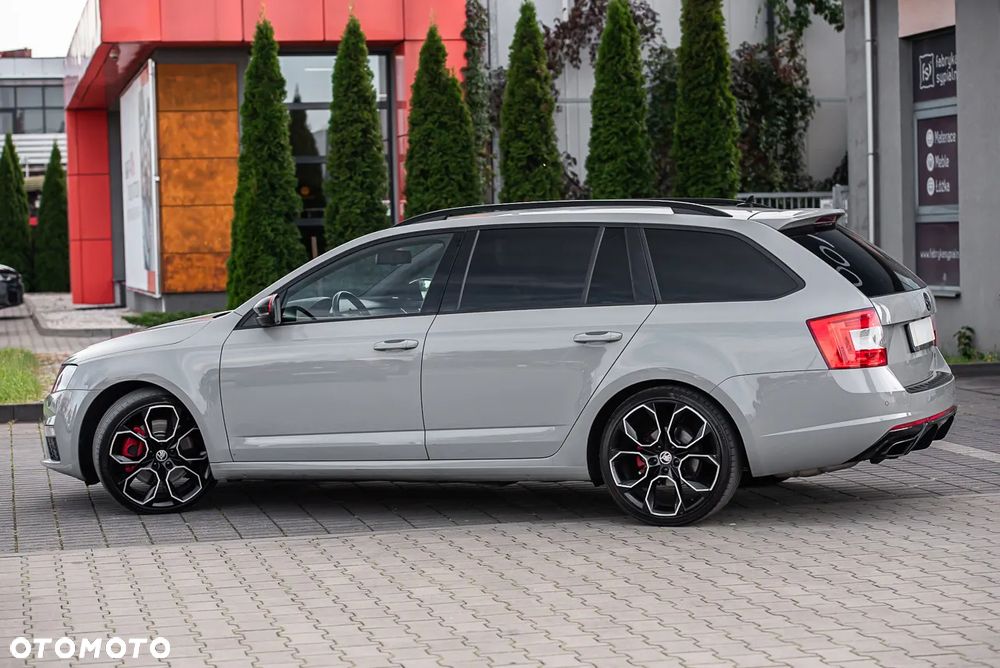 Skoda Octavia Combi 2.0 TSI DSG RS - 10