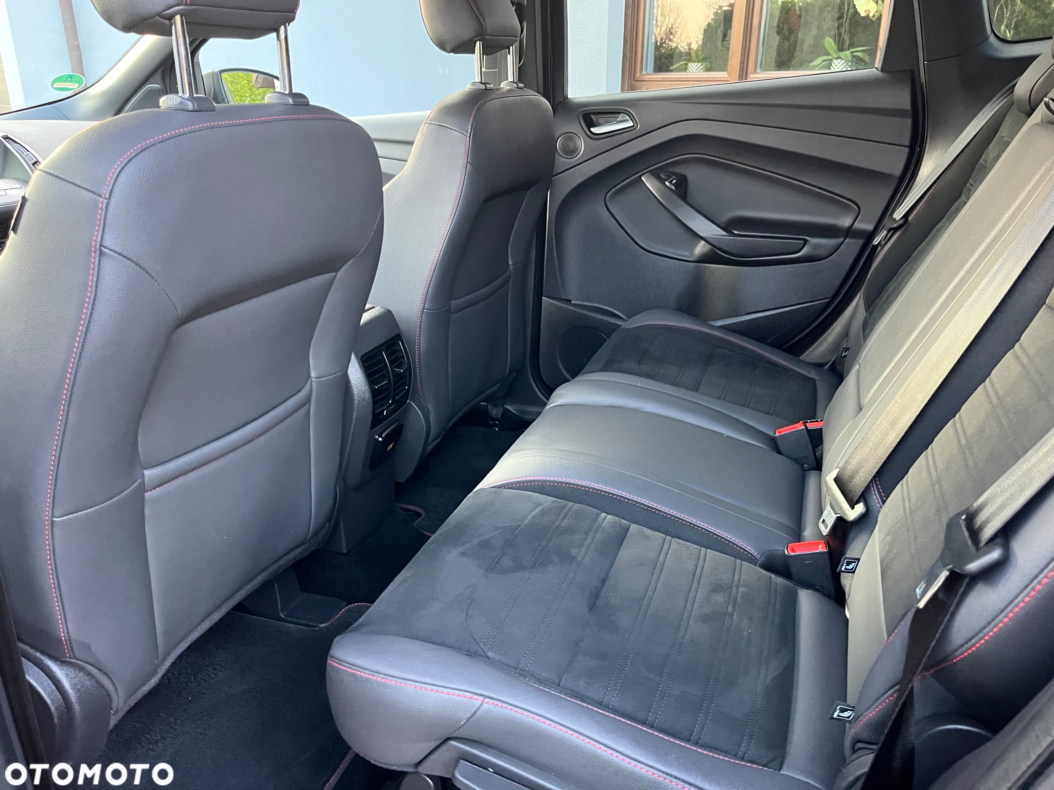Ford Kuga 1.5 EcoBoost 2x4 ST-Line - 27