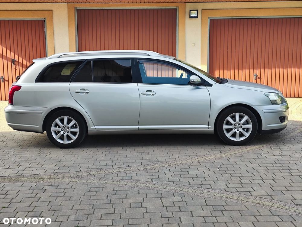 Toyota Avensis 1.8 VVT-i Sol Premium - 13