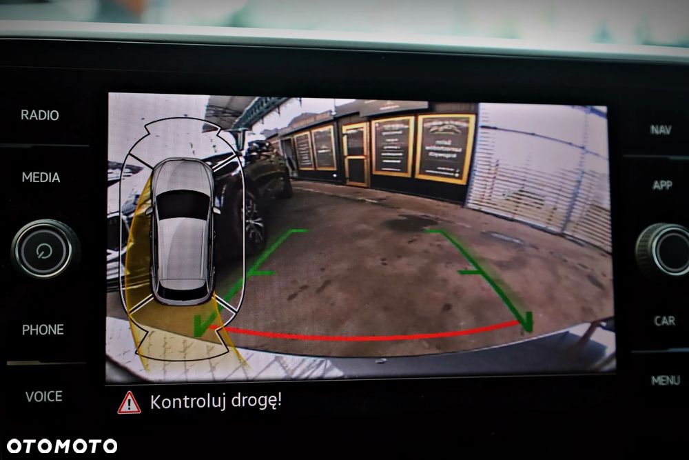 Volkswagen T-Roc 1.5 TSI Style DSG - 27