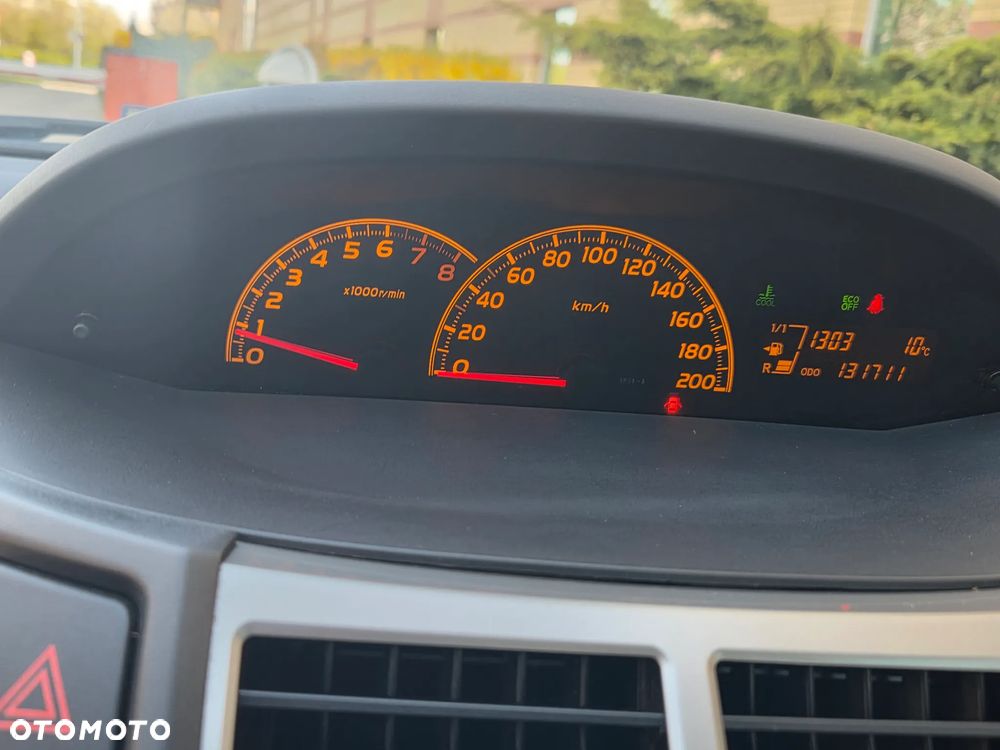 Toyota Yaris 1.33 VVT-i Executive - 27