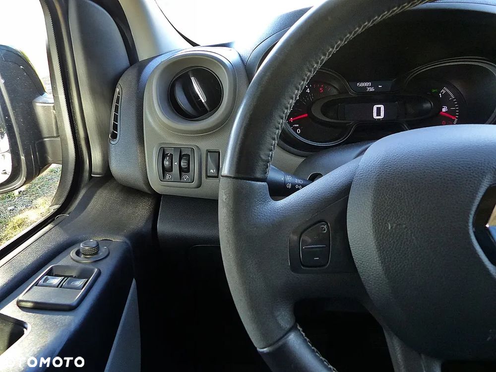 Renault Trafic - 28