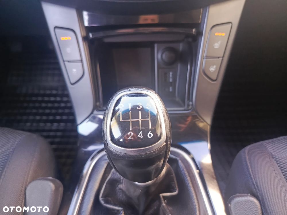 Hyundai i40 i40cw 1.7 CRDi Fifa World Cup Edition - 23