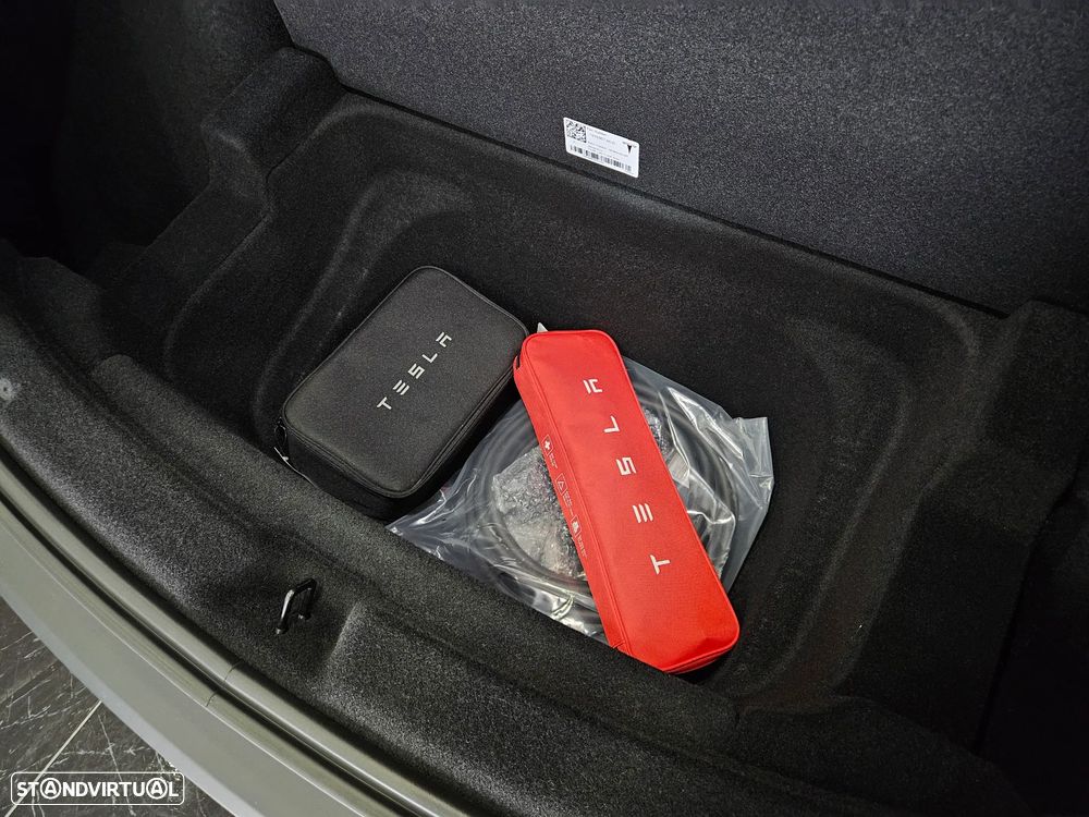 Tesla Model Y Performance Tração Integral - 23