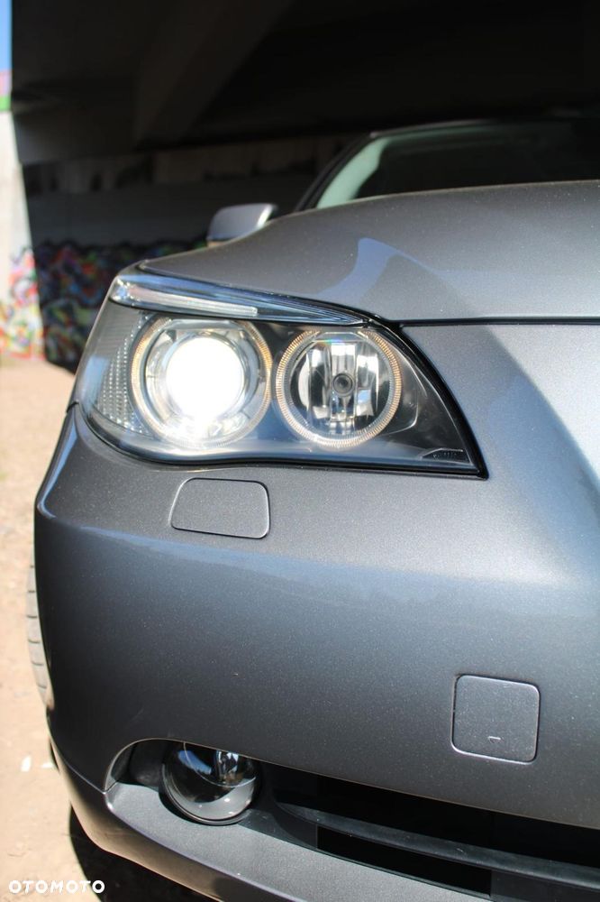 BMW Seria 5 525d - 11