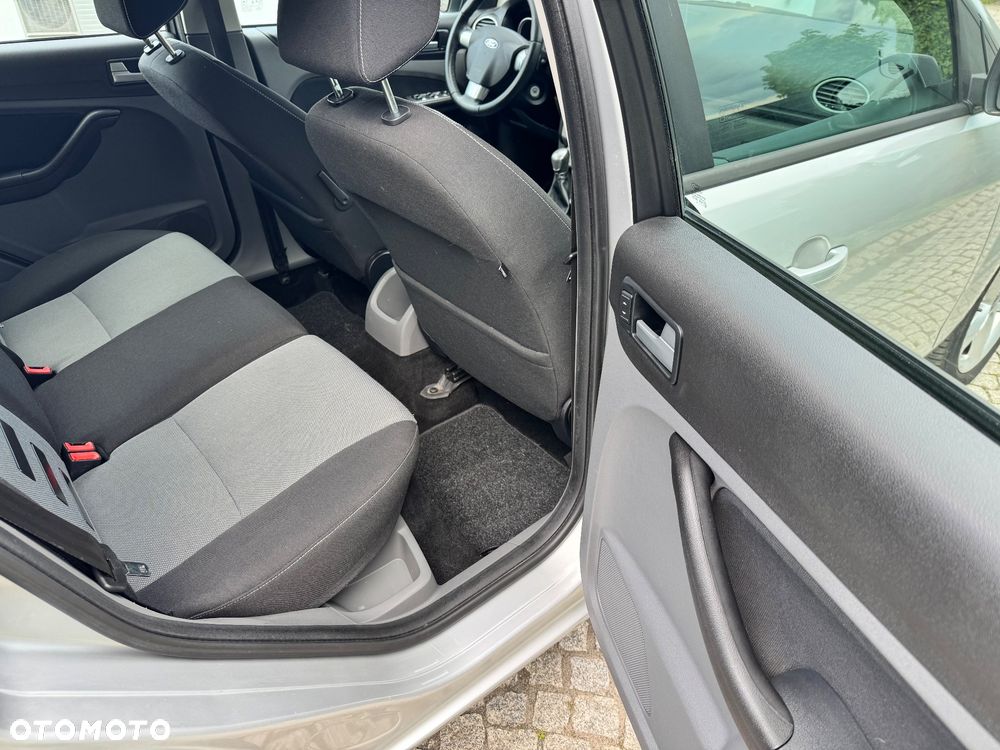 Ford Focus - 30