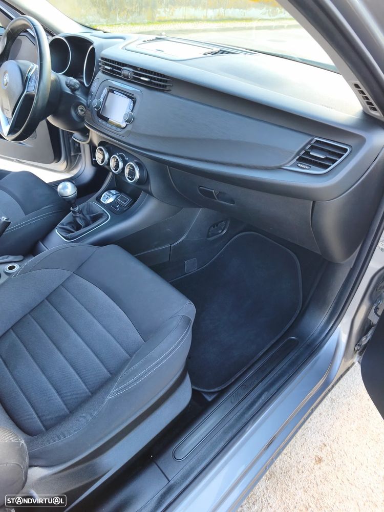Alfa Romeo Giulietta 1.6 JTDM Super - 13