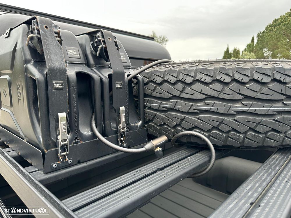 Land Rover Defender - 11