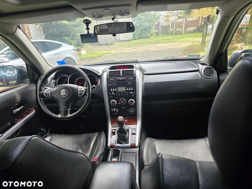 Suzuki Grand Vitara 1.9 DDiS Comfort + DPF Family - 17