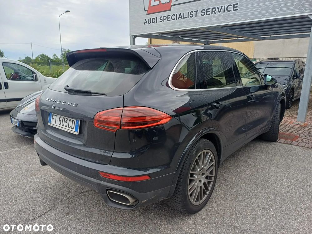 Porsche Cayenne Platinum Edition - 2
