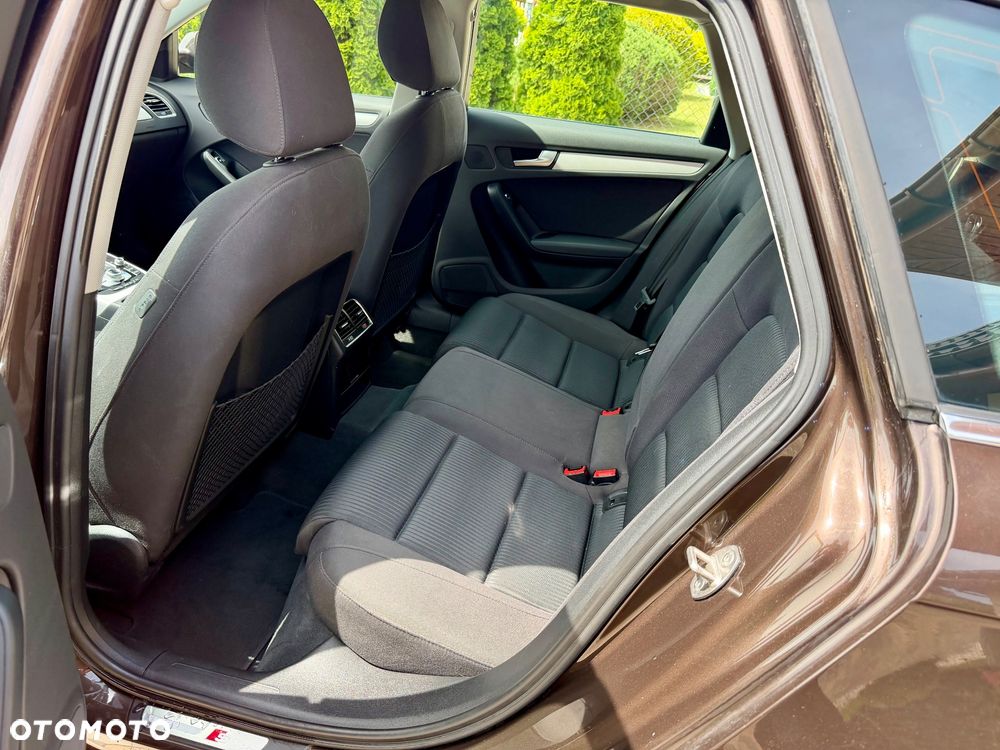 Audi A4 Avant 2.0 TDI DPF clean diesel multitronic S line Sportpaket - 11