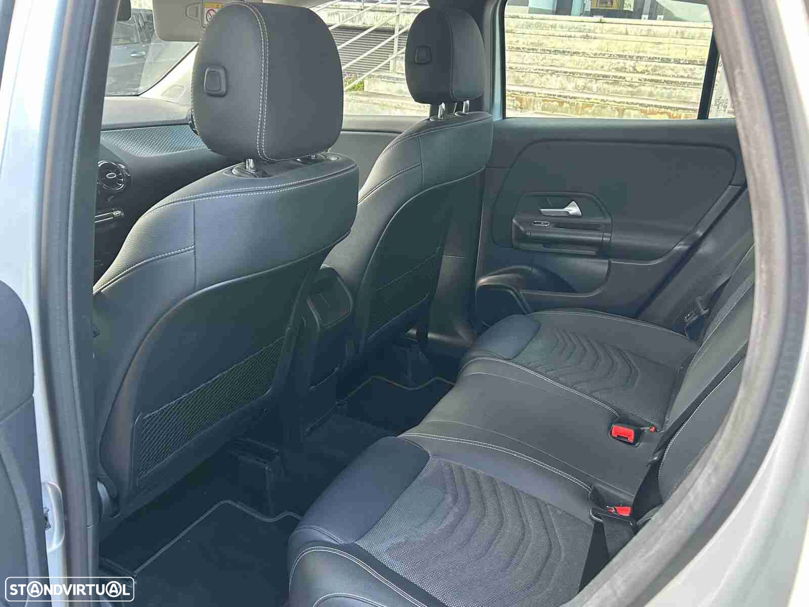Mercedes-Benz GLA 180 d - 22