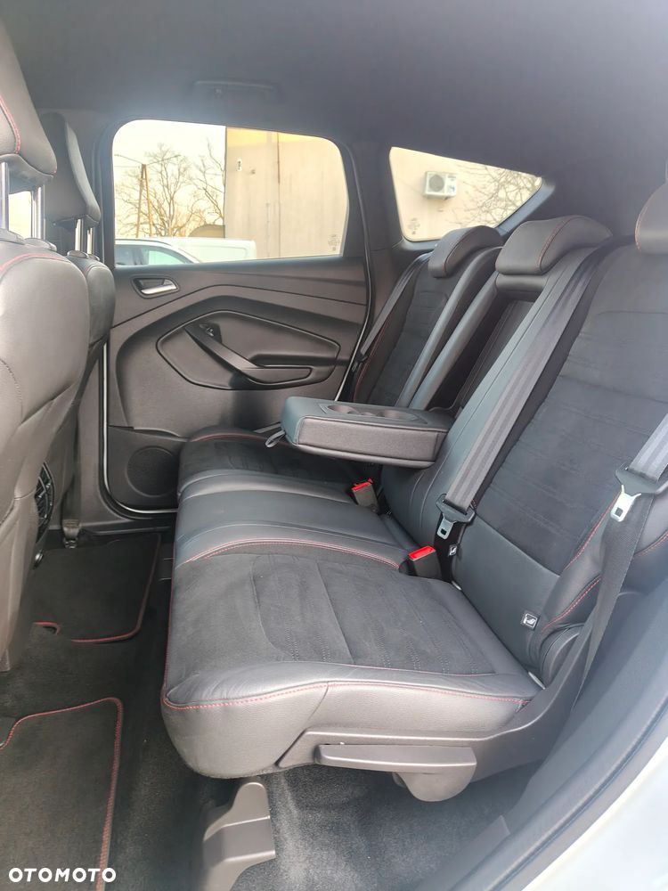 Ford Kuga 1.5 EcoBoost 2x4 ST-Line - 13