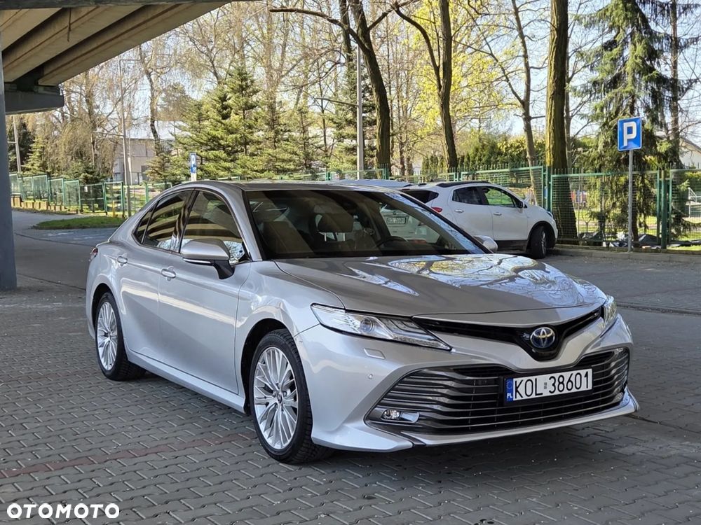 Toyota Camry 2.5 Hybrid Executive CVT - 1