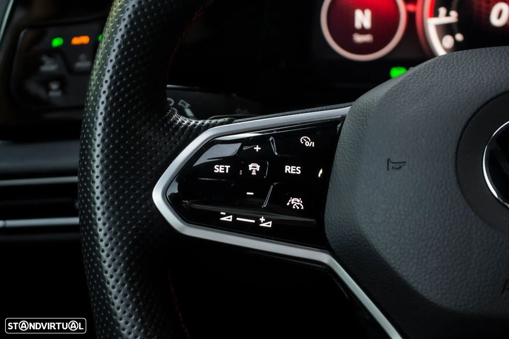 VW Golf 2.0 TSI OPF DSG GTI - 14